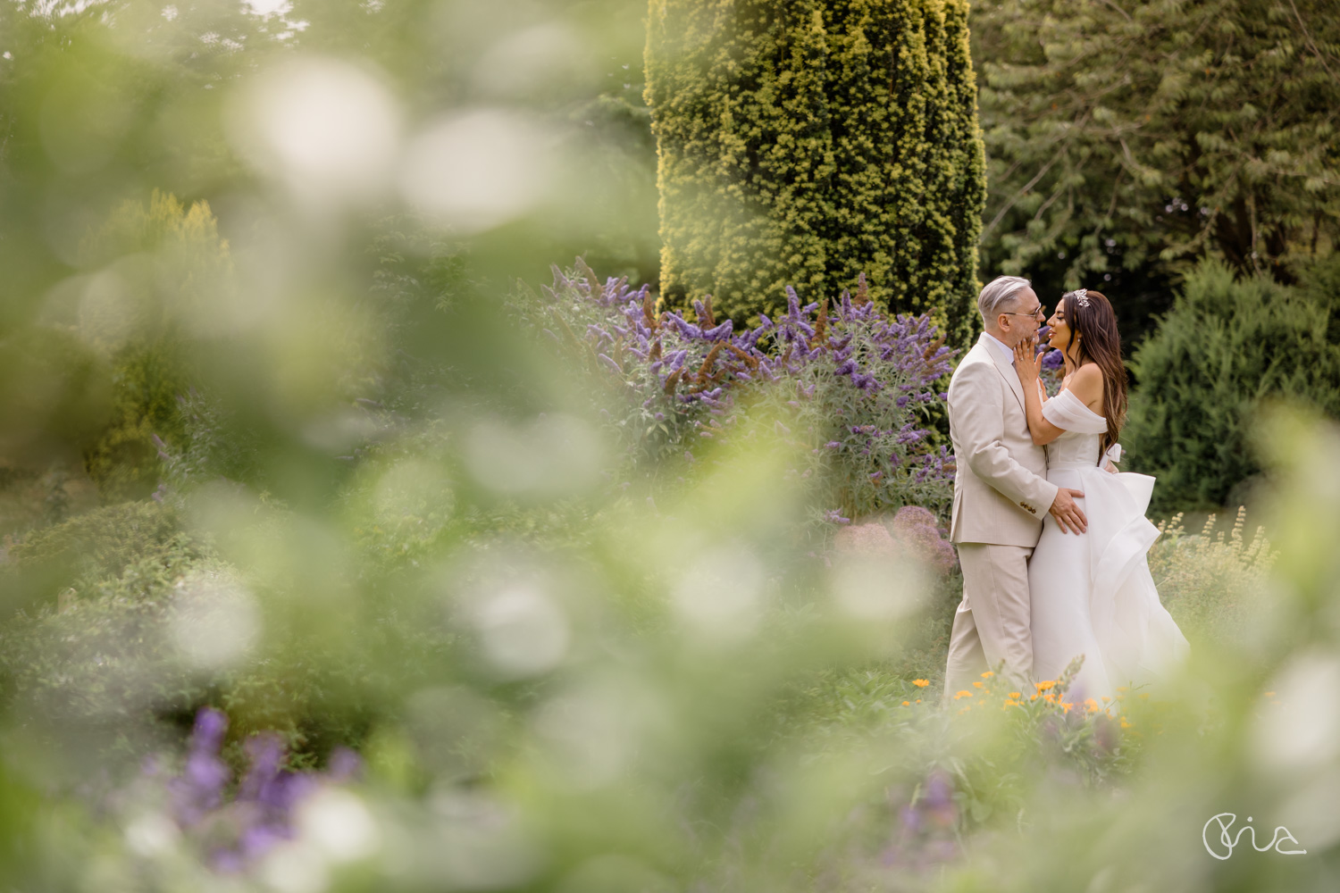 Summer wedding at Gildredge Manor